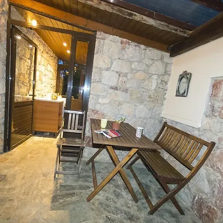 Stone House 别墅 法里拉基