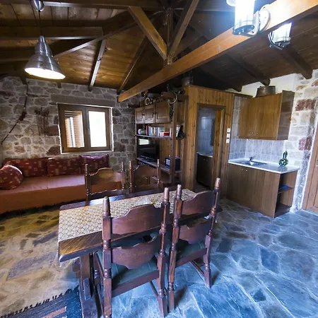 Stone House * 法里拉基